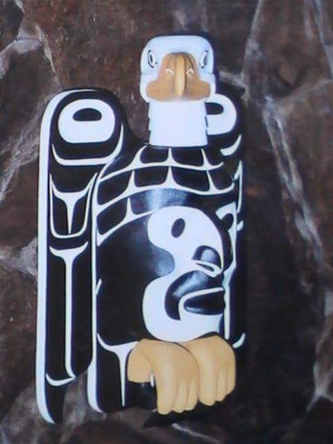 Eagle carving side view
